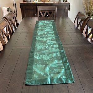 Green table runner.